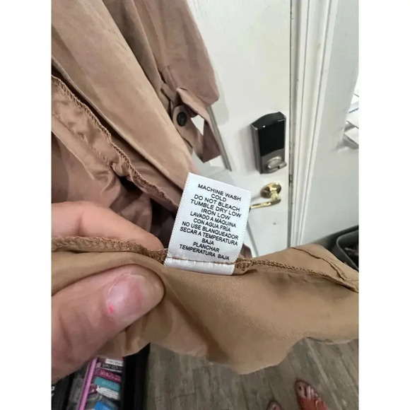 Love Tree Women's Tan Long Sleeve Double Breasted Trench Coat Size Medium - Picture 5 of 9